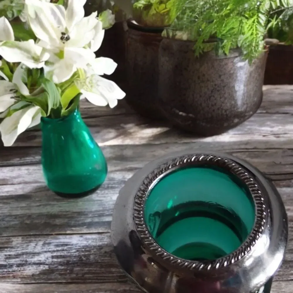 Vintage L E SMITH Green Glass Toothpick Holder Handles Thick Cauldron Silver Rim